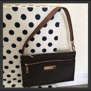 Michel Kors Wristlet